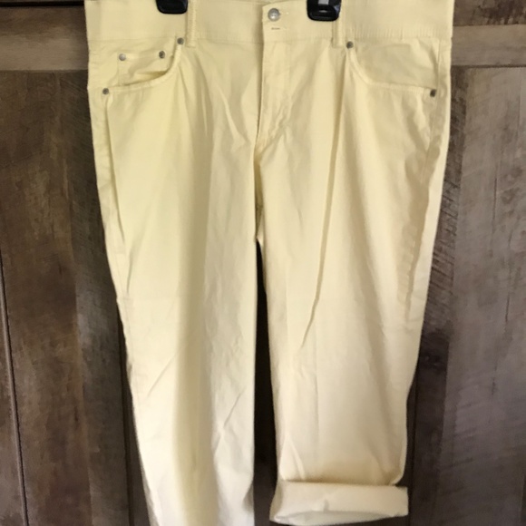 women's bandolino capris